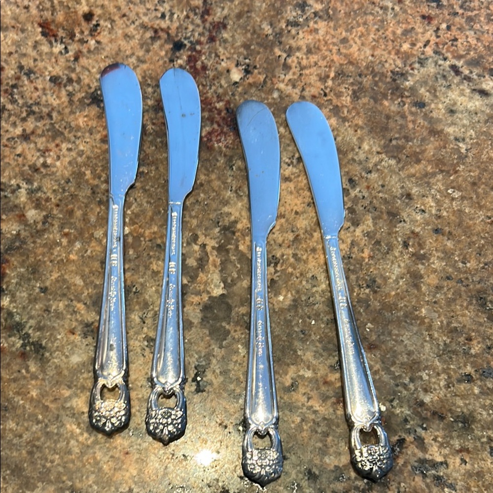 Roger Bros Silver-Plated Butter Spreaders Set of 4